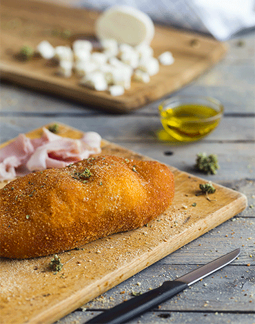 fried-calzone-with-ham-dolcefrio